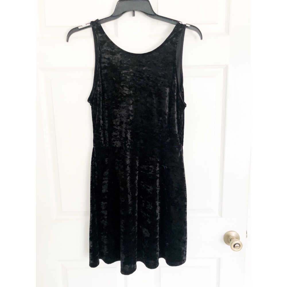 Black velvet party dress